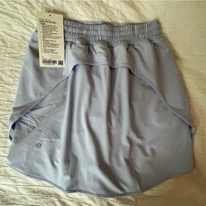 NWT Lululemon Hotty Hot HR Skirt, along - size 6